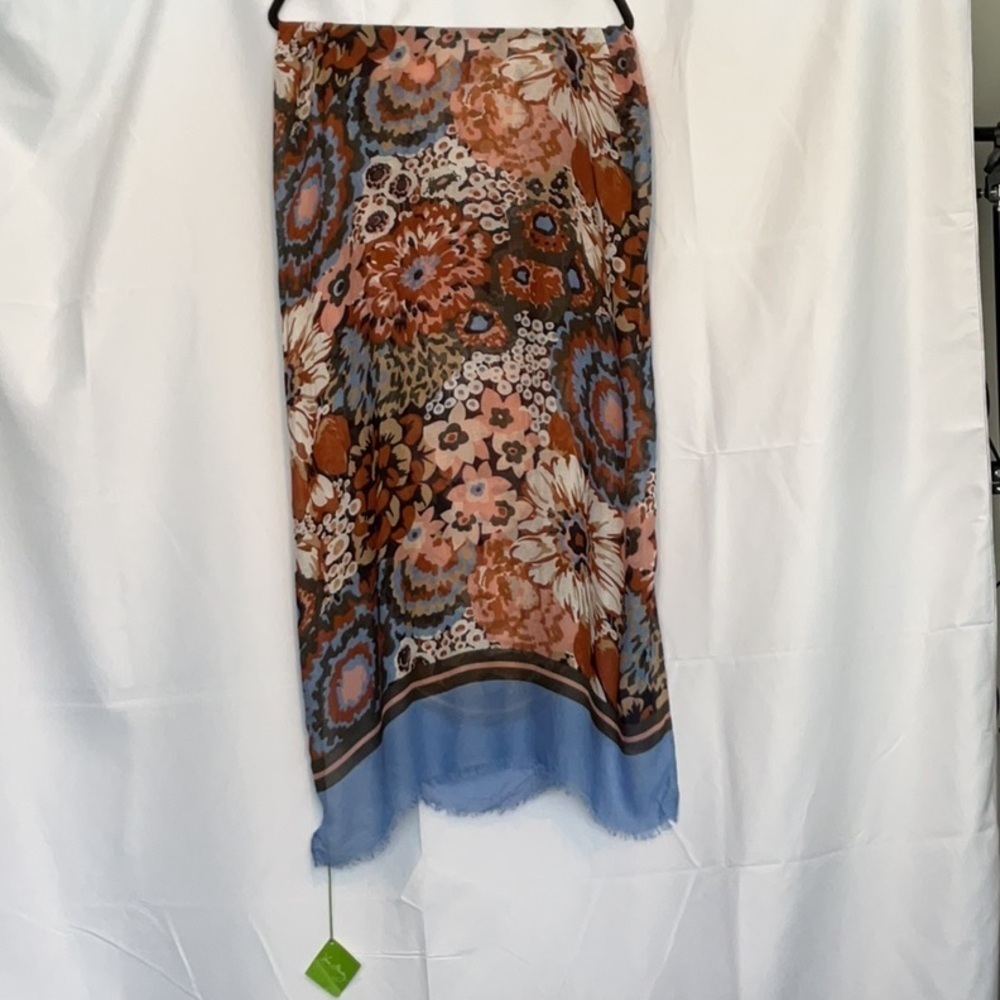 Vera Bradley Soft Fringe Madison Garden Blush scarf - Picture 2 of 6